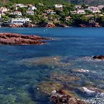 Vue Et Sur La Baie De Cannes Piscine 450m2 Randonnee Vtt Au Pied De L Esterel