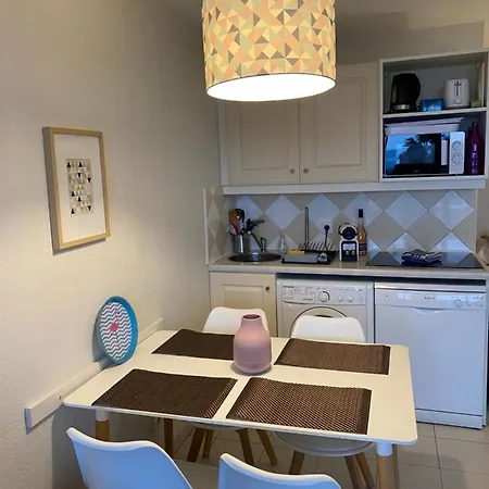 Vue Et Sur La Baie De Cannes Piscine 450m2 Randonnee Vtt Au Pied De L Esterel