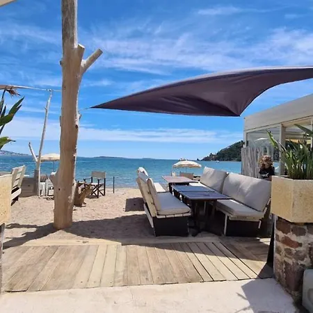 Vue Et Sur La Baie De Cannes Piscine 450m2 Randonnee Vtt Au Pied De L Esterel Théoule-sur-Mer