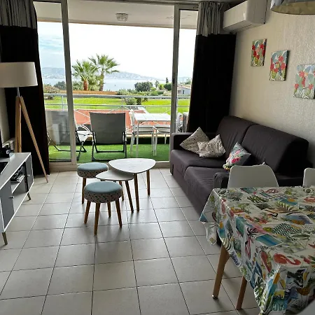 Vue Et Sur La Baie De Cannes Piscine 450m2 Randonnee Vtt Au Pied De L Esterel Apartmán *