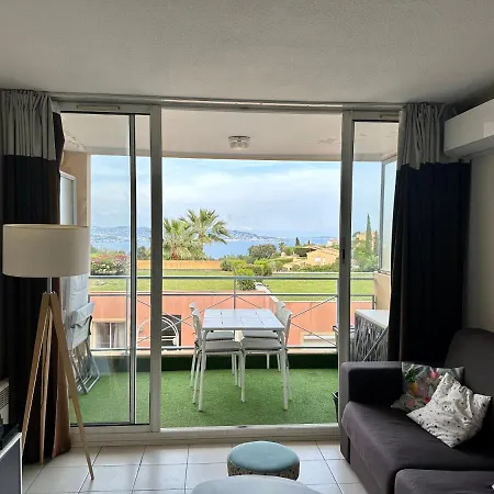 Vue Et Sur La Baie De Cannes Randonnées Pédestres Et Vtt *
