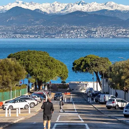 Vue Et Sur La Baie De Cannes Randonnées Pédestres Et Vtt * Théoule-sur-Mer